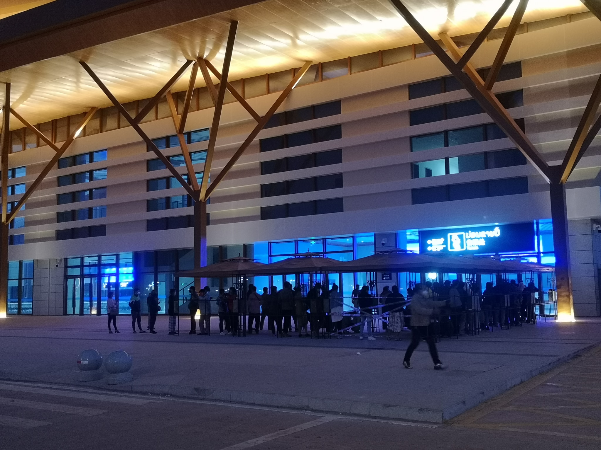 The queue at the ticket office at Vientiane Railway Station at 4am.