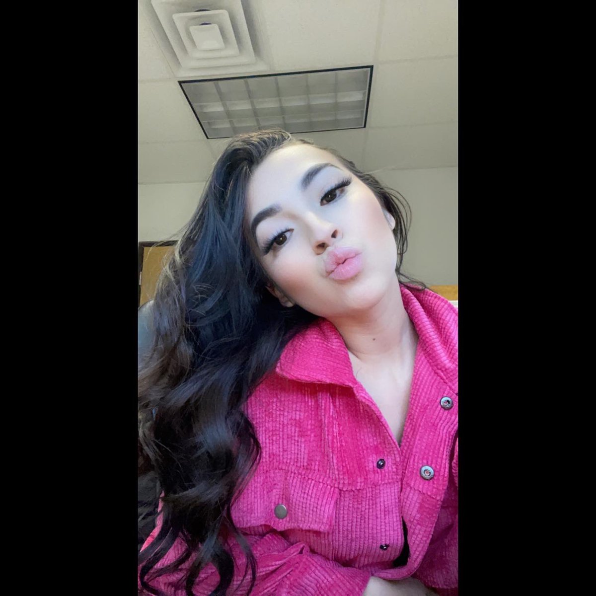 ItsSimplySteph_'s tweet photo. Dropping some over due selfies for Twitter since it’s been awhile 🥰 https://t.co/DB8QmZPhLK