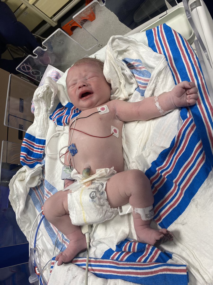 angelmcclellan1's tweet photo. Y’all I’m obsessed with my little man. God gave me the best Christmas gift ever🎁🥰🎄😍 Stetson Alan Klink, weighing 8lbs 1oz born at 7:04am December,23rd 2021 💕 https://t.co/FcgfOgKS8a