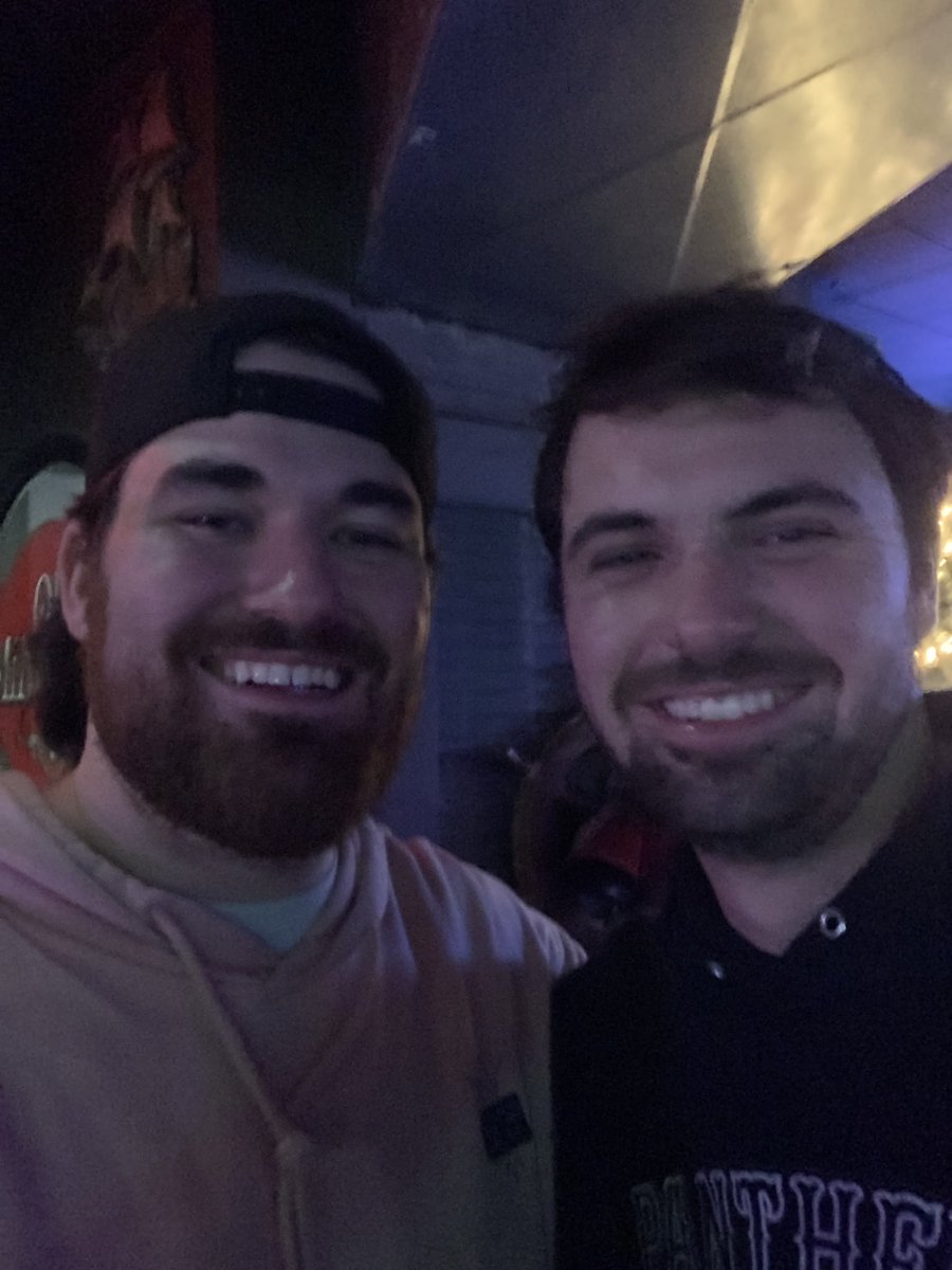 bigdonkey47's tweet photo. Absolute pleasure meeting you tonight Ryan https://t.co/ilNPuDpBmX