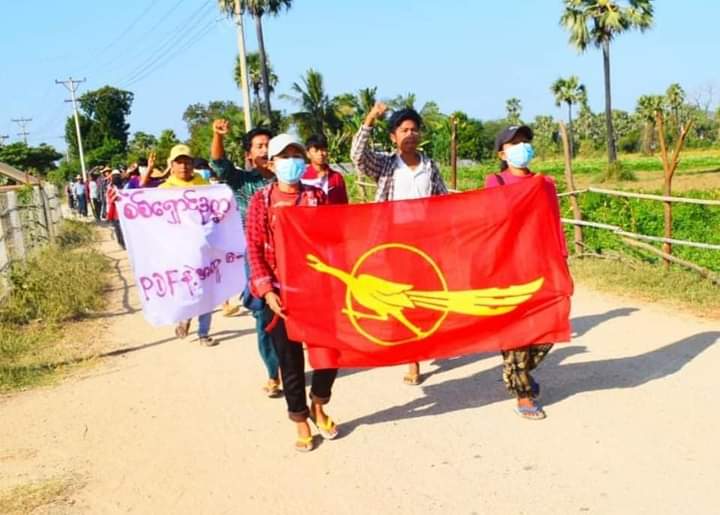 Salingyi and Yinmarpin strike with full forces marched to the streets and chanted slogans calling for the end of the military dictatorship.
 
#PropagandaOfWorld #Dec25Coup  
#WhatsHappeningInMyanmar
