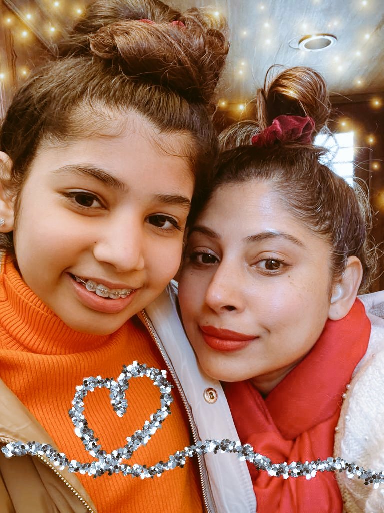 SmitaSabharwal's tweet photo. #MerryChristmas
Lots of love n Christmas cheer 🎅 to y'all 🎄 https://t.co/uPdvHfigou