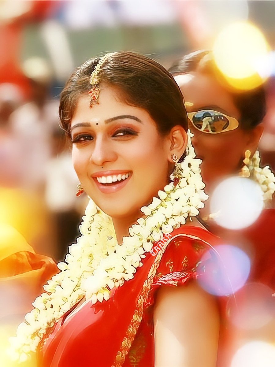 TrendNayanthara's tweet photo. Smile that spells gorgeous !

#LadySuperStar
#18YearsOfNayanism https://t.co/LTaMDWF6IQ