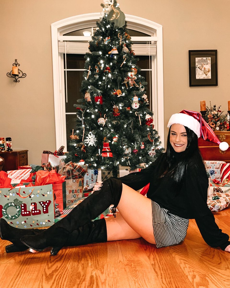 hannahlee007's tweet photo. 🎄 https://t.co/v8cJrumZxv