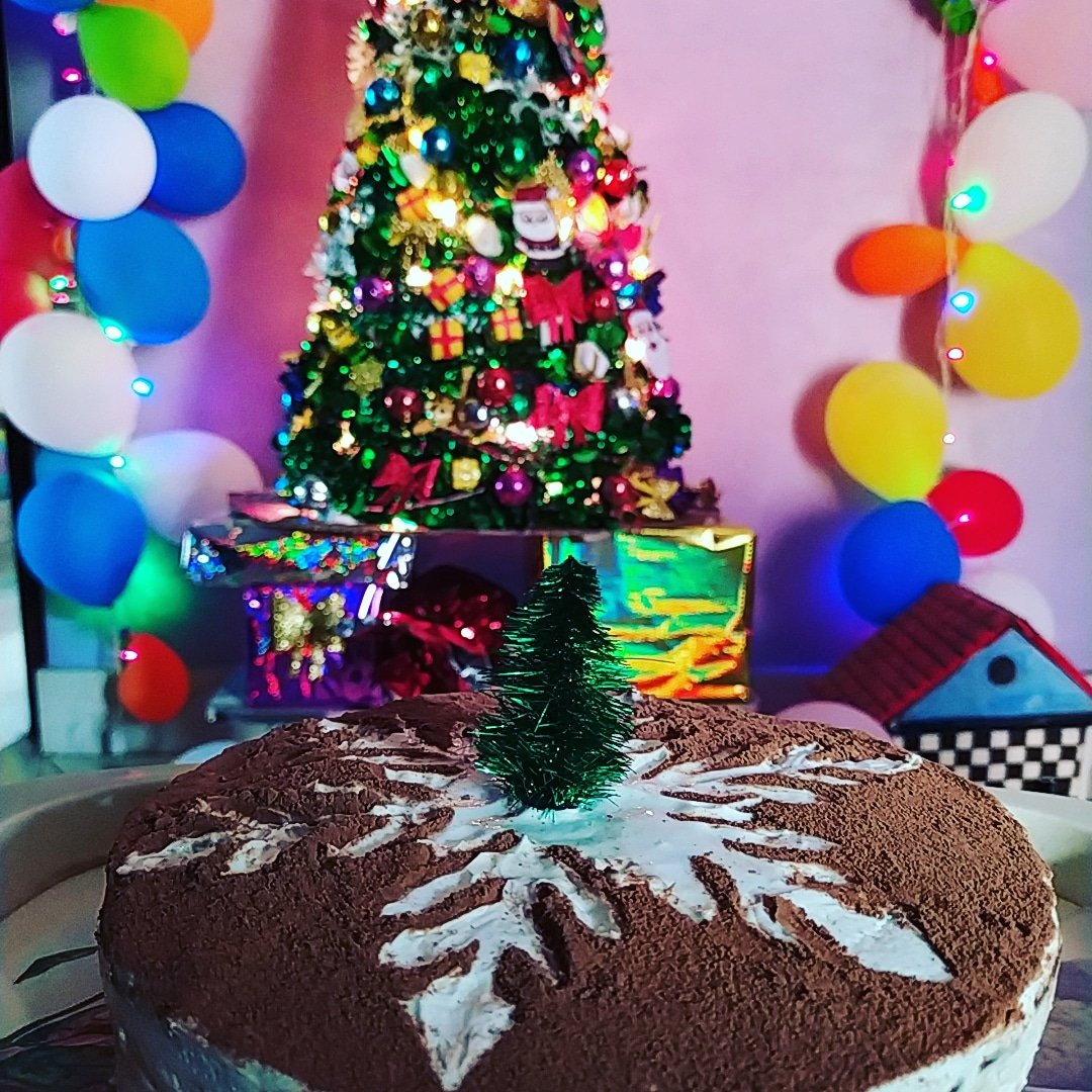 Carda4Mom's tweet photo. May you have the gift of faith🎁🎁The blessing of hope &amp; joy or family☺️☺️Wishing you merry christmas🎄🎄
#classic #christmas #cake https://t.co/tjvZtBQLD9