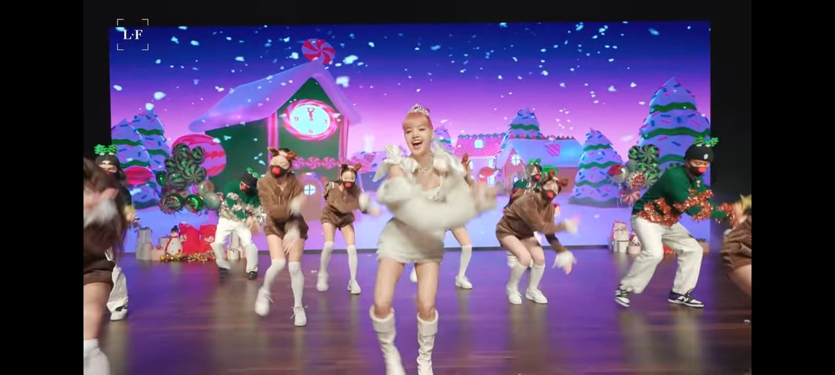 #LISA thiền thần đã trở lại . cùng chiêm ngưỡn nào ae 🥰🥰