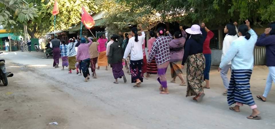 Anti-coup revolutionary strike in a village from Sagaing's Shwebo as a daily basis and in support of <a href="/NUGMyanmar/">National Unity Government Myanmar</a> government. 🪧

#Dec25Coup #PropagandaOfWorld
#WhatsHappeningInMyanmar