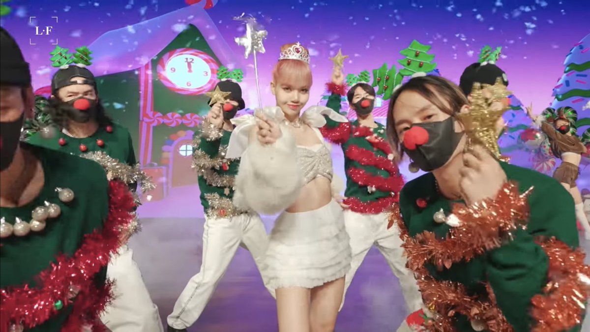 vanilla12494428's tweet photo. Merry Christmas คนสวยยยย 🥰🎄#LISA https://t.co/w6wY25pSyU