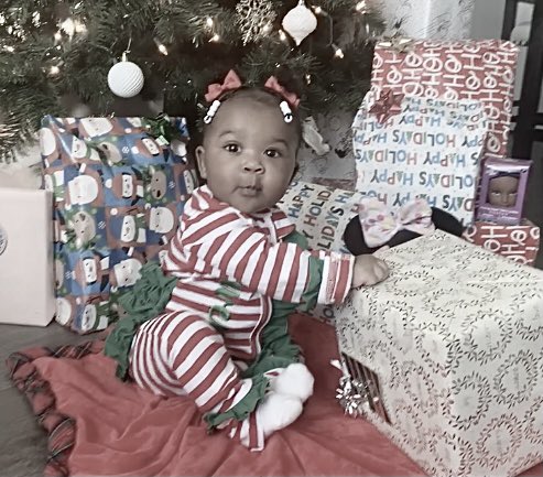 QueenTP_'s tweet image. Haven’s 1st Christmas 🎄✨