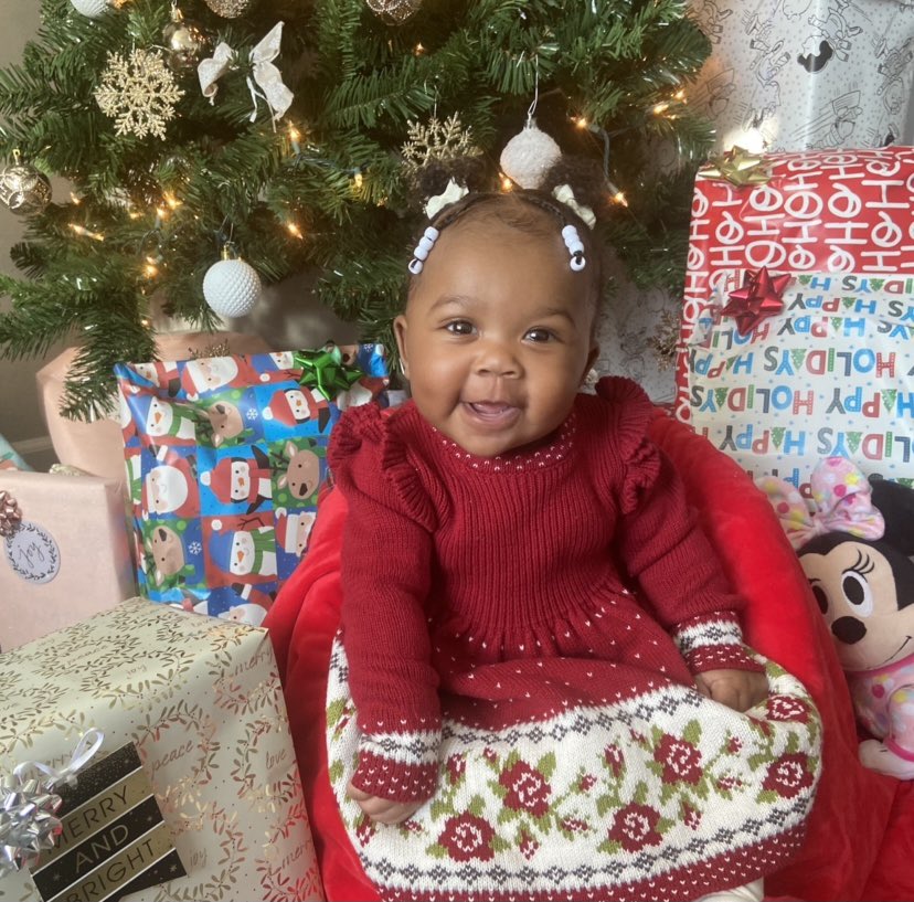 QueenTP_'s tweet image. Haven’s 1st Christmas 🎄✨