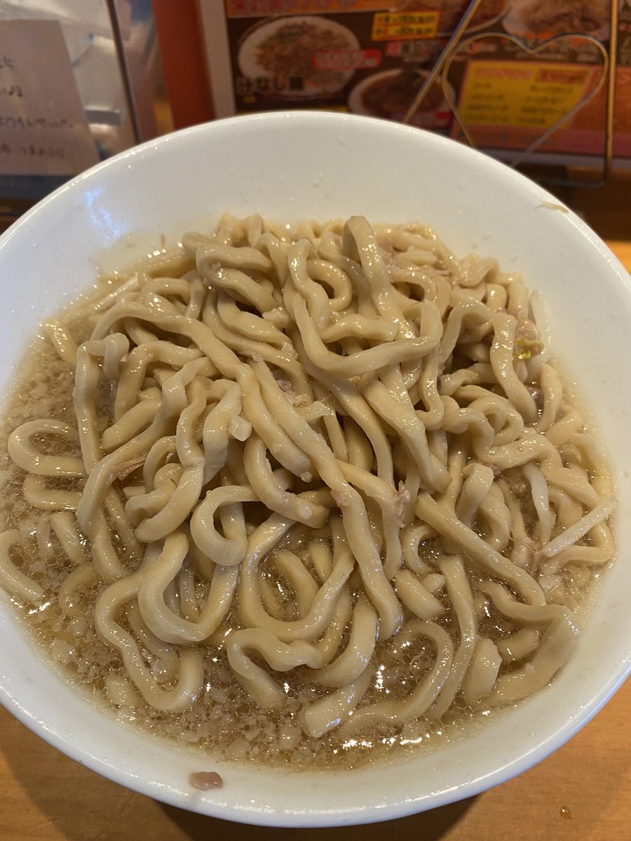 maamai1's tweet photo. 前橋　豚さんち。
今年最後の二郎系かな。。
麺は浅草開化楼製、ゴワモチの麺が最高に美味かった〜

＃二郎系 https://t.co/vjTbWCR0le