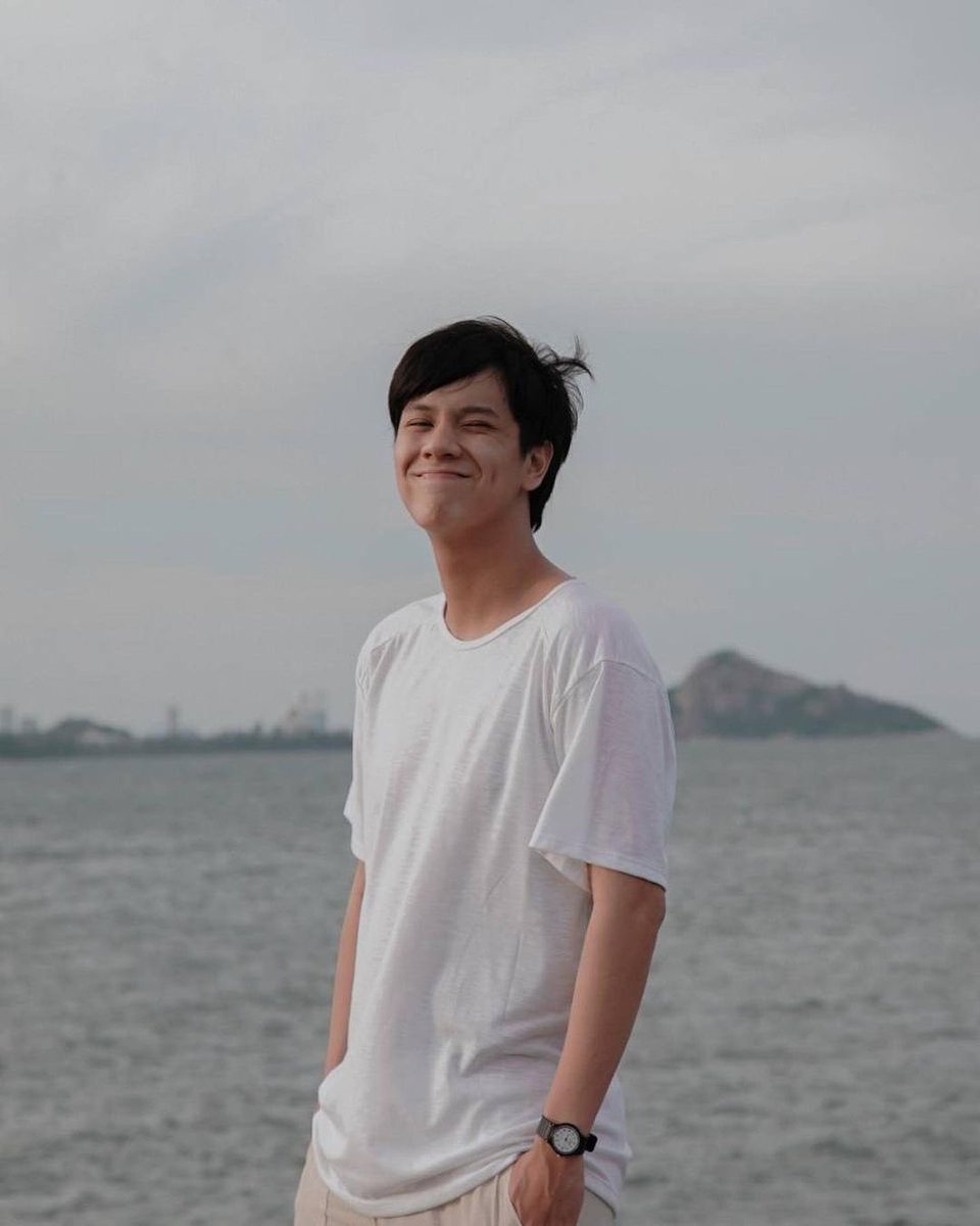 Wish you will have a brilliant life and fabulous career in 2022. Next year , there is no more blue or stubborn. Although there is something difficult on the way to your dream, you’ll get through safe and sound.

P.s. Always smile like this. :)
#นนนคนล้านฟอล