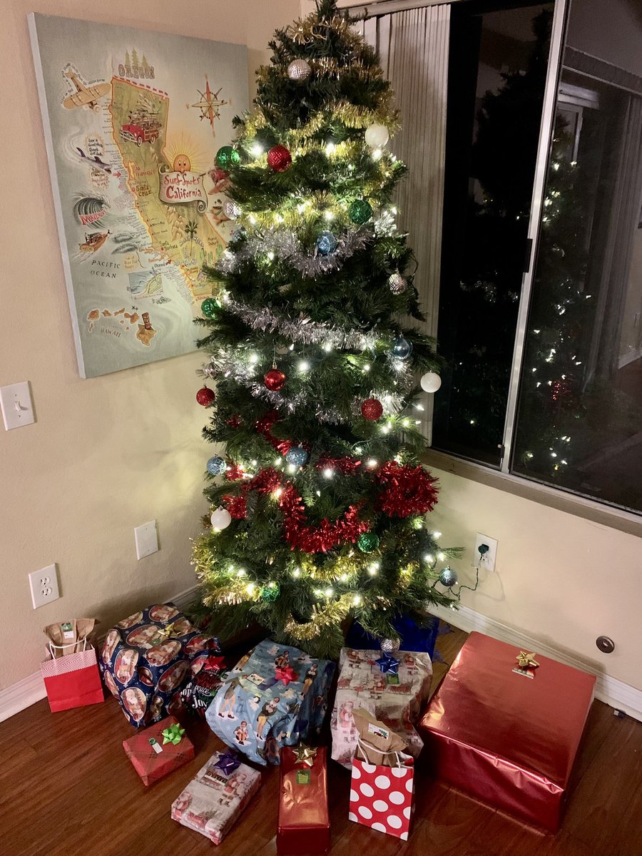 Jammersfield's tweet photo. Home for Christmas... Merry Christmas to all, and to all a good night. May jolly o’le Santa be good to you tonight. 🎄🎁🎅 https://t.co/VPgUcmLKmE
