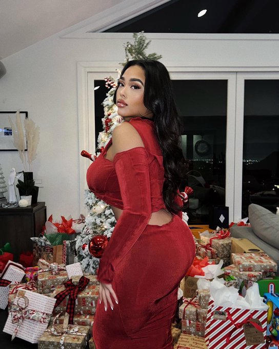 Watch Jordyn Woods's leaked NSFW photo on TwXstars