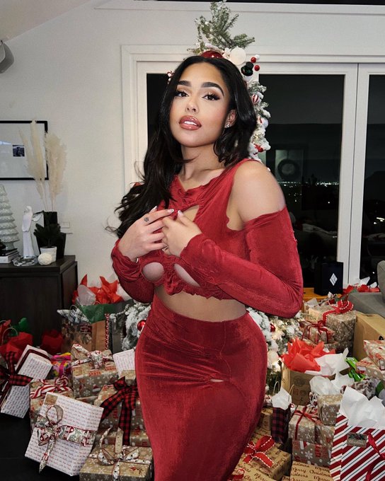 Watch Jordyn Woods's leaked NSFW photo on TwXstars