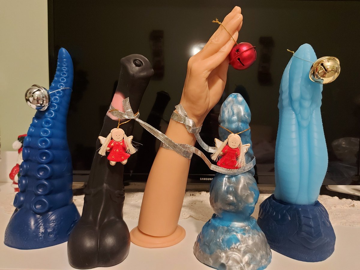 FallenAngel0208's tweet photo. @99_juicy @realcplsonly MERRY CHRISTMAS TO MY SEXY FRIENDS https://t.co/hOEzA2VUKr