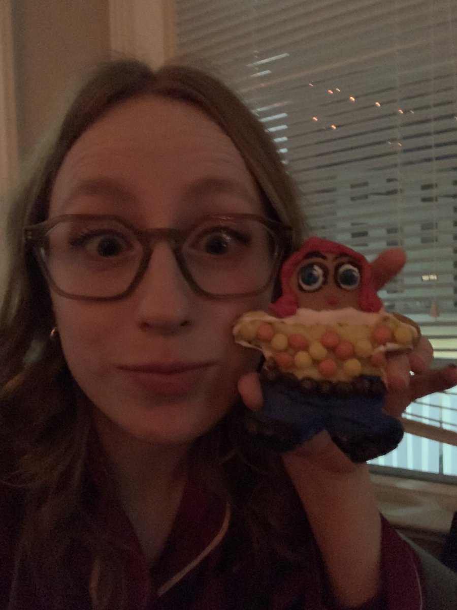 haleydoubleu's tweet photo. #CannibalisticChristmas 🎄🎁☃️ https://t.co/KUGwDXqRQA