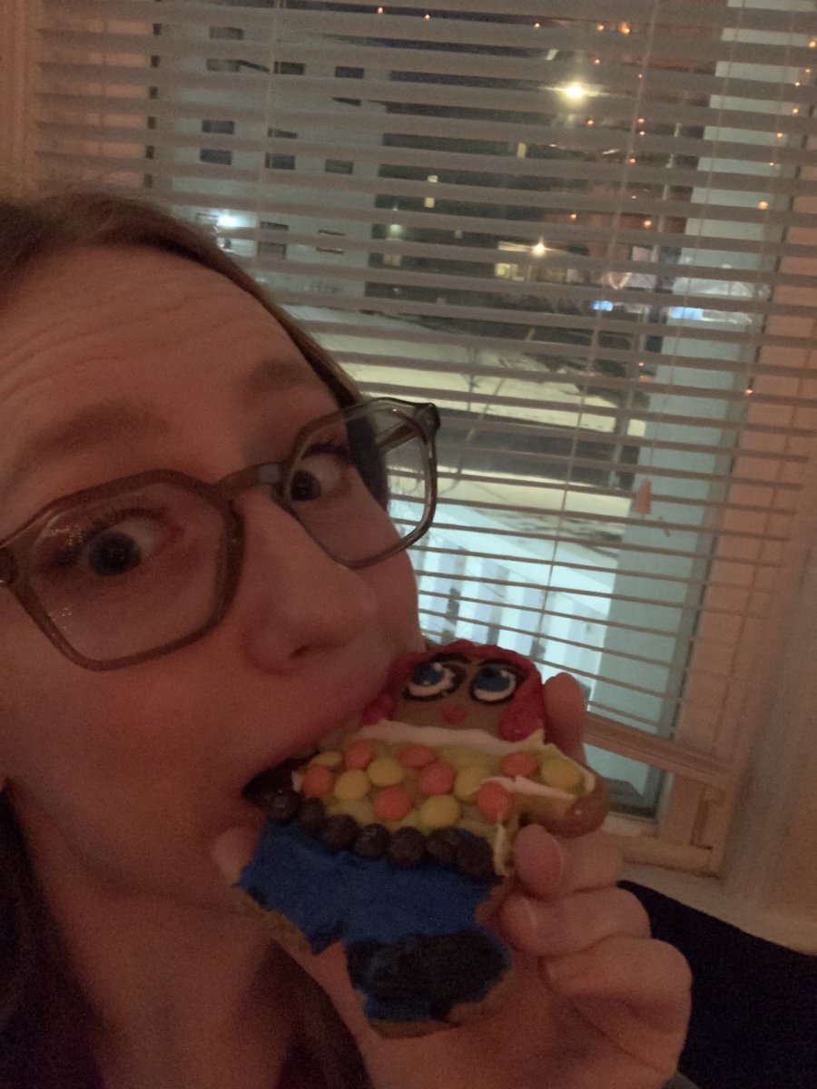 haleydoubleu's tweet photo. #CannibalisticChristmas 🎄🎁☃️ https://t.co/KUGwDXqRQA