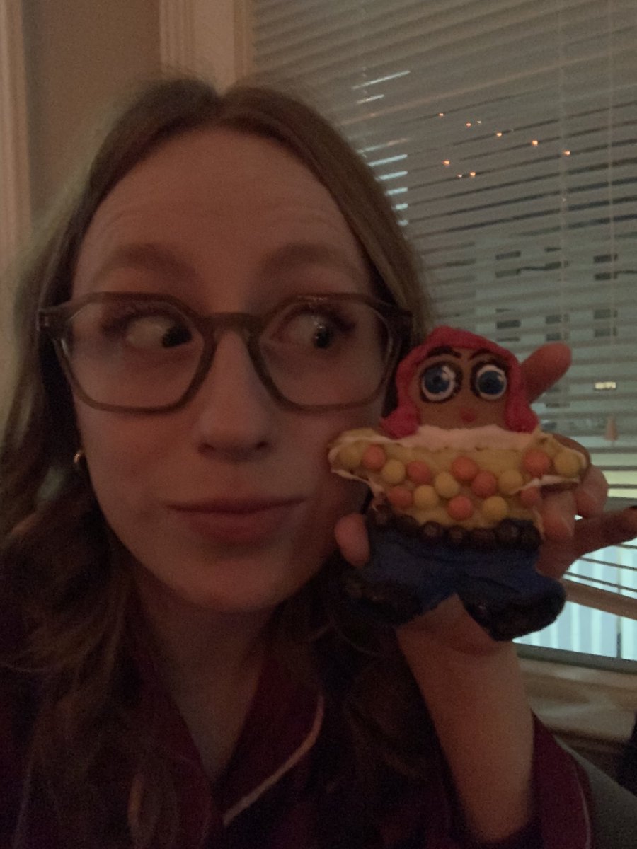 haleydoubleu's tweet photo. #CannibalisticChristmas 🎄🎁☃️ https://t.co/KUGwDXqRQA