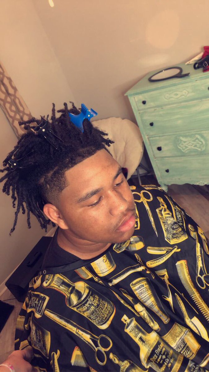 lburke0's tweet photo. upcoming Kountze barber💈💯show some love🤝🔥 https://t.co/Sbof8qHCkv