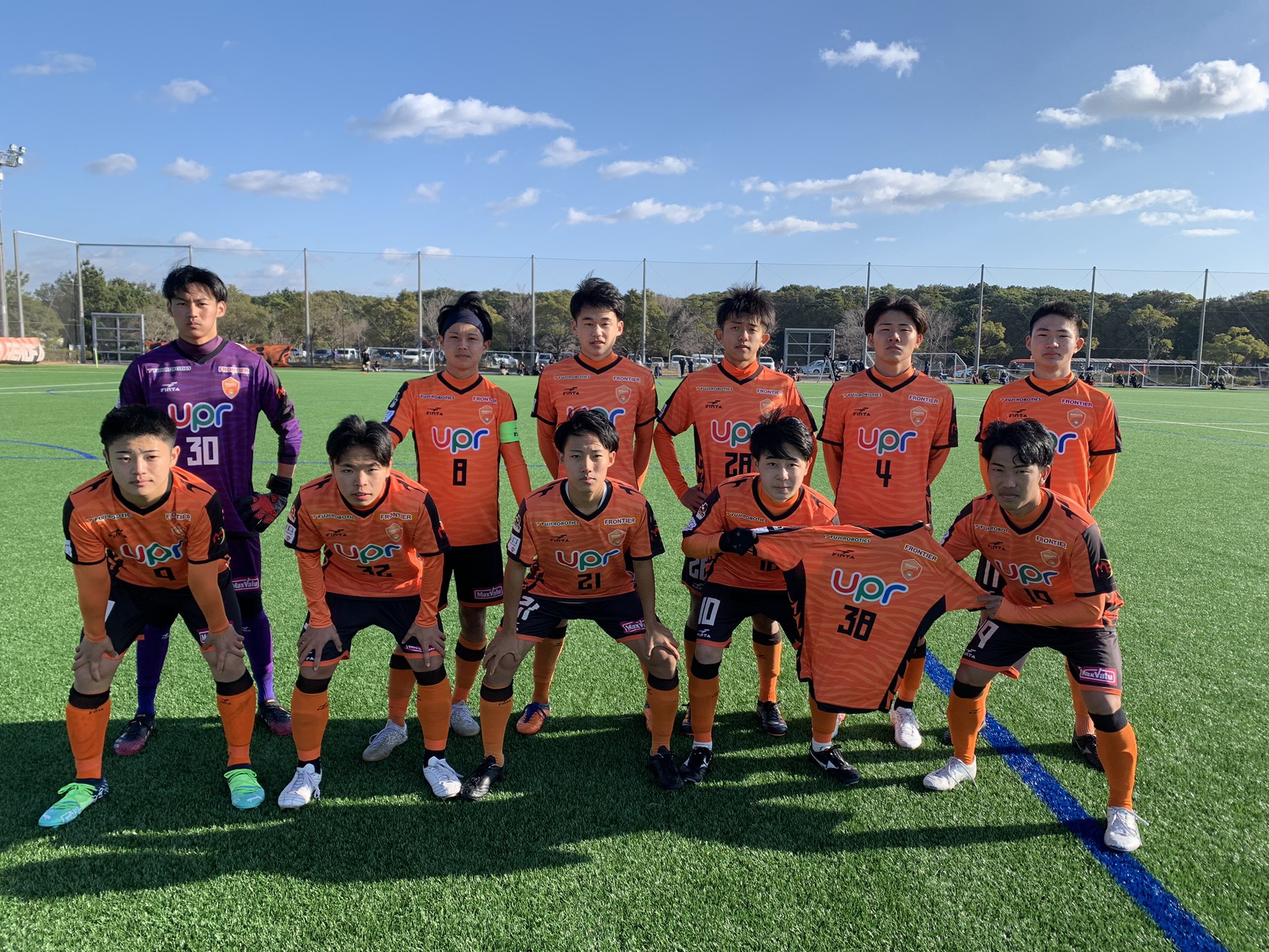 レノファ山口fcアカデミー U 18 本日行われた山口県ユースリーグの結果は以下のとおりです Yyl1部最終節 レノファ山口 A Vs西京高校 ５ー２ 1 0 4 2 末永 光永2 笠原2 応援にお越し頂いたサポーターの皆様 寒い中応援ありがとうございました