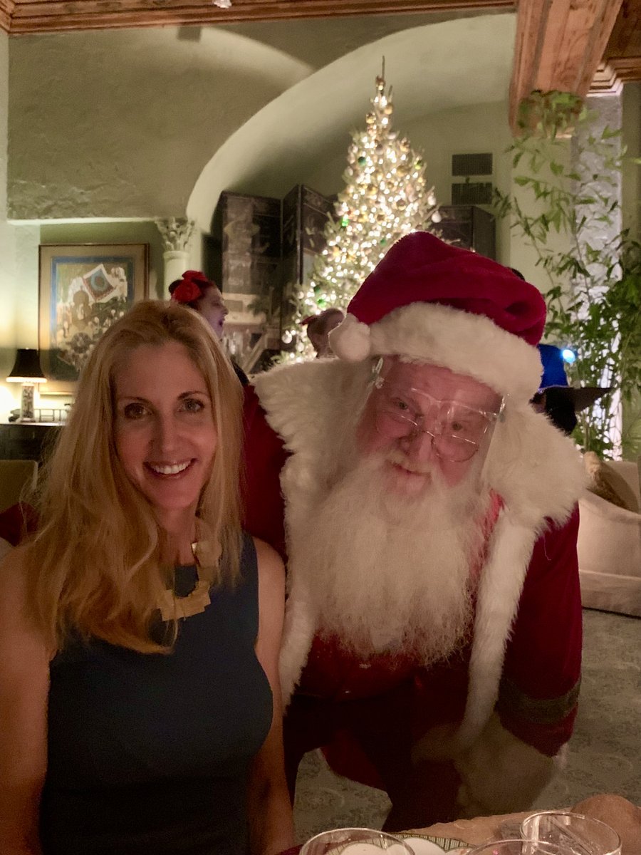 AnnCoulter's tweet photo. Santa: Still White.

MERRY CHRISTMAS!!! https://t.co/mJGEAzyYYK