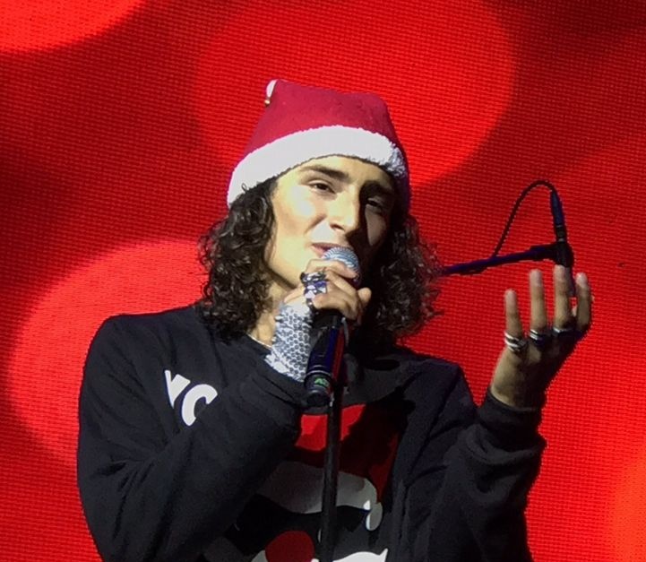 hamiliosafe's tweet photo. 🦋| merry christmas! https://t.co/XjLAMqqFnf