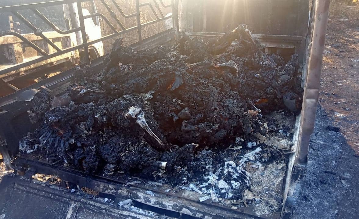 KAYAH—Images emerging from a village in Hpruso township suggest that the charred bodies of between 30 to 40 refugees, including children, killed by the Burma army have been discovered loaded onto four trucks which had been set ablaze. 

Caution: Graphic images (Burned bodies)