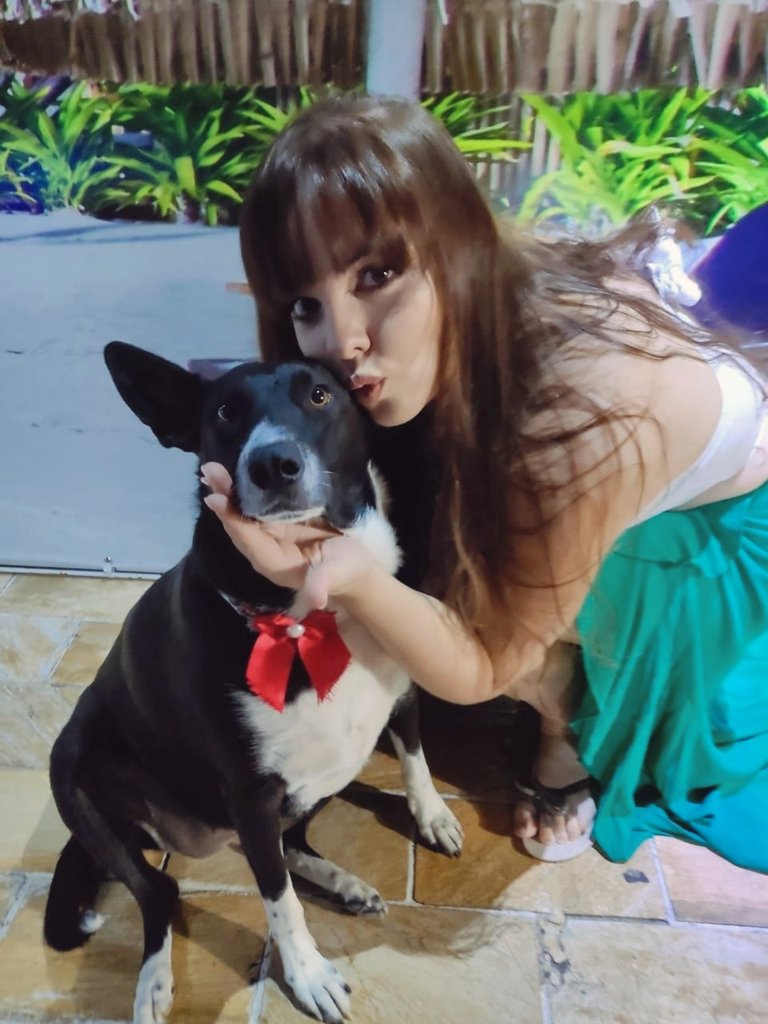 LiliDresch's tweet photo. Mix de fotos que não deram muito certo. 
Minha filha é a coisa mais linda desse mundo todo, mas é um total de zero fotogênica. https://t.co/oswmvcpOBY