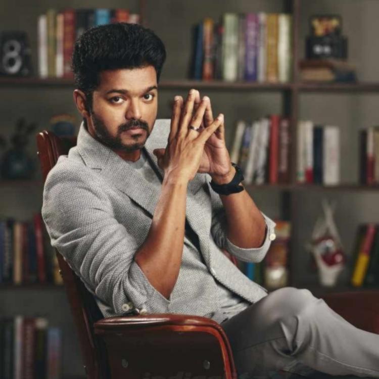 IndianBoxfice's tweet photo. Who Has More Fan Base In South india ? 

Retweet ~ #MaheshBabu
 Like ~ #ThalapathyVijay https://t.co/r7OpK3xb5y