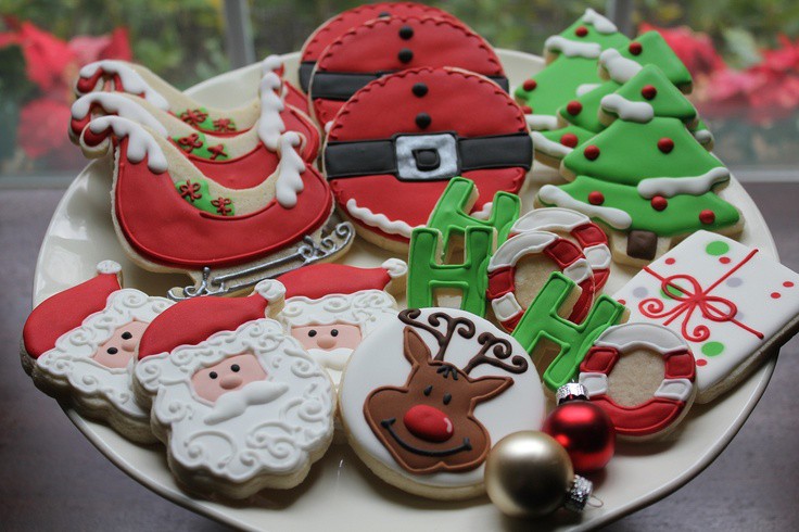 TheDragon_Claw's tweet photo. ` สุขสันต์วันคริสต์มาส! ~ 🎄🎅🏻 `

` เนื่องในวันพิเศษฉันก็อยากจะแจกขนมล่ะนะ ขนมพวกนี้ไอริเป็นคนทำขึ้นมาแล้วอยากให้ฉันเอาไปแจกจ่ายให้หน่อยเพราะเธอยังไม่ว่าง `

` ฉันก็แอบกินไปชิ้นสองชิ้นแล้วล่ะ เธอคงไม่ว่าอะไรหรอกมั้ง? ช่างมันๆ! มาเอาขนมกันซะ `

#แจกขนมให้กับคนรีทวิต https://t.co/XyX8njnlqq