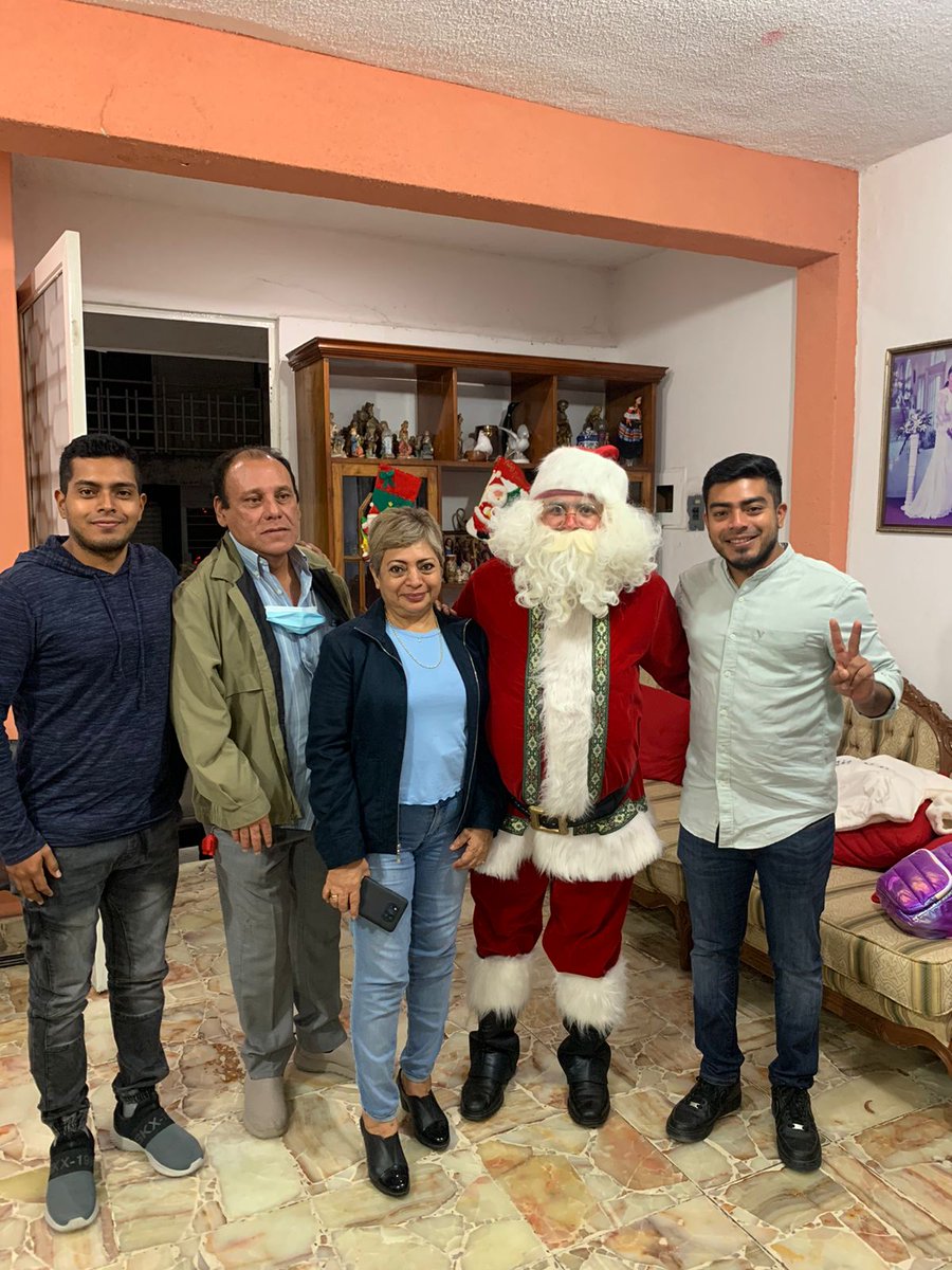 luishito0's tweet photo. Feliz navidad 🎈 https://t.co/mqtFb4EEe5