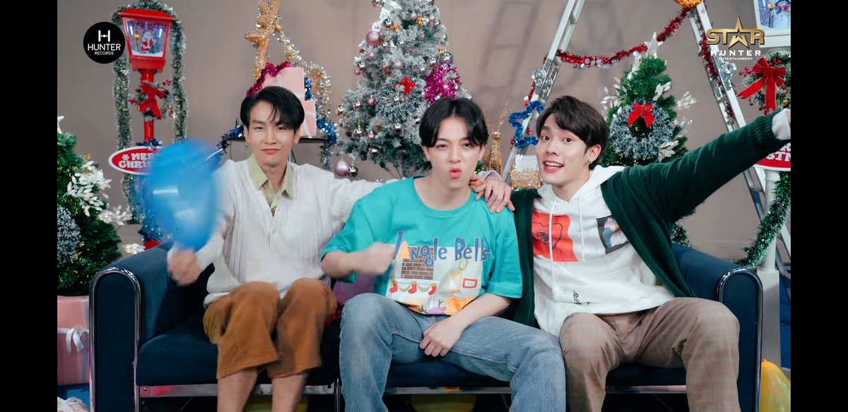 ikung_pp's tweet photo. Happy MerryXmas 🎄🦌🎁🎉💗#BKCSBFIVE #CTRPANUWAT #ขุนขิมมอญ #บาสเด็กอ้วนที่แท้จริง #ตั๋งต้าวเด๋อ #STHChristmasGifts https://t.co/L211Ed1wSA