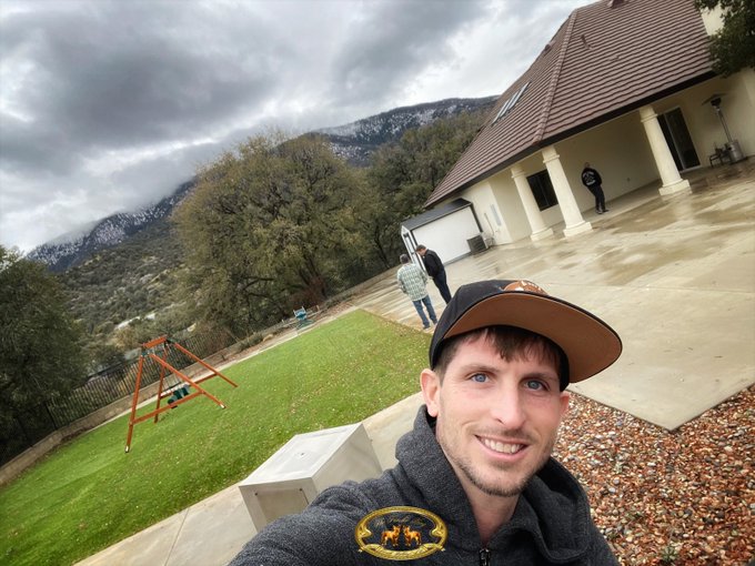 Daddy @BigCMen is moving us to a ranch. 🙏🏻 #FrenchieKingsRanch 👑🤴🤴 https://t.co/Tb1xctdyzf<a class="tags" href="/tag/bigcmen">@bigcmen</a><a href="/tag/frenchiekingsranch"class="tags">#FrenchieKingsRanch</a>
