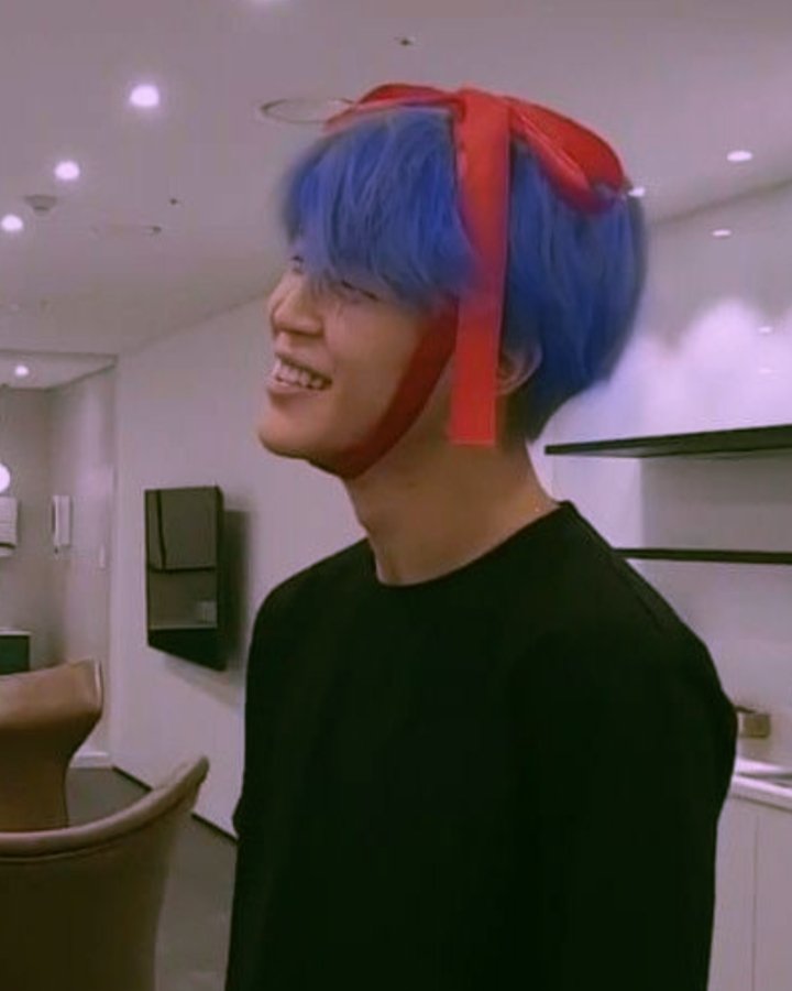 KimTaetigre's tweet photo. @jkexorcista aqui está seu presente de natal, adorou não foi? Eu sei sou ótimo com presentes modéstia à parte https://t.co/bsrXWdTG94