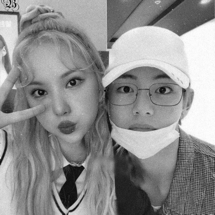 moonreveire's tweet photo. With my little prince; @pleniluniart 

Estar una navidad mas contigo me hace sentir la mas afortunada. Tener un hermano mayor como tú es un privilegio, gracias por cuidarme y protegerme siempre (y mimarme mucho) sabes que te amo y eso nunca va a cambiar, mi niño (*¯ ³¯*)♡ https://t.co/6k9YOrA3Ey