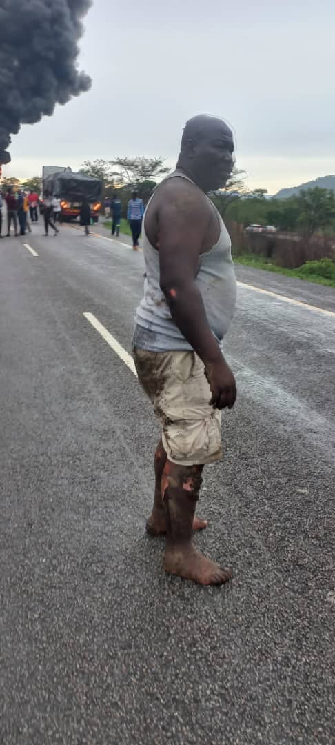 May God bless 👇👇this man. He managed to save 8 people from the Mutare bus and those are the only one who survived..his name is Sirizani Butau, a truck driver from Kadoma..