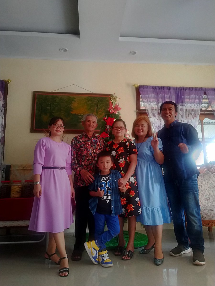 SyeniLaoh's tweet photo. Cinta Kasih Kristus yang menggerakkan Persaudaraan.
Merry Christmas. https://t.co/qaMa087u8v