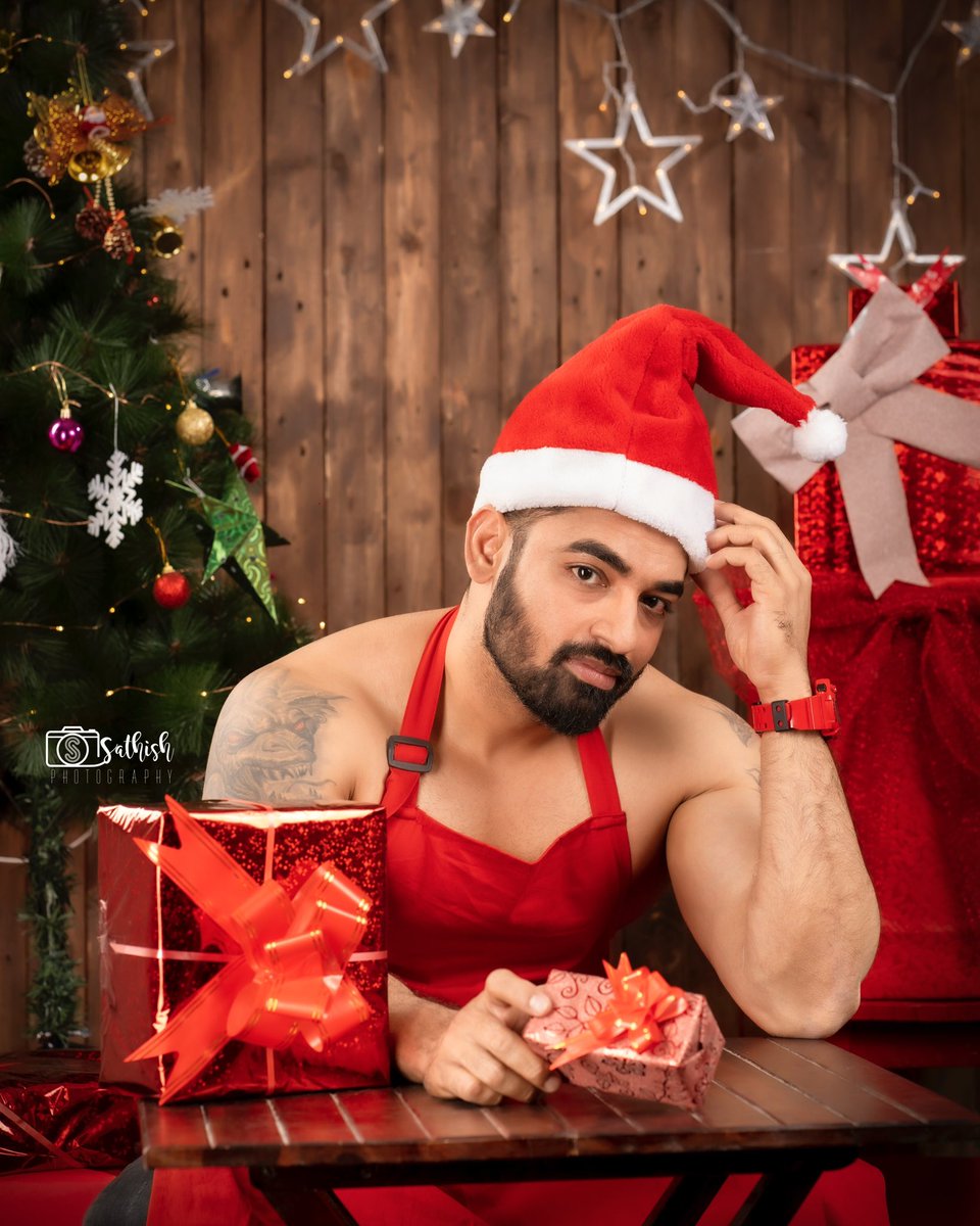 Gopinathravi25's tweet photo. #MerryChristmas #MerryXmas #Christmas #ChristmasEve #ChristmasTree Merry Christmas 2021 🎄❤️🎅🎉 https://t.co/IrUzohPwkZ