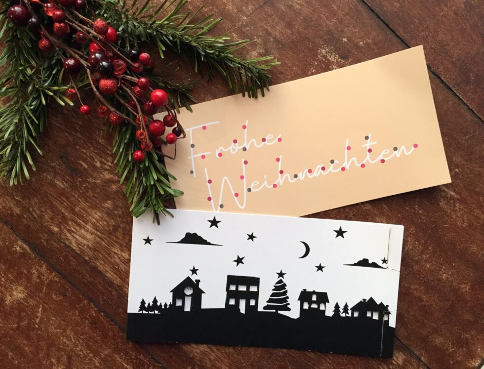 mbberufskolleg's tweet photo. Das MBBK wünscht frohe Weihnachten! Dieses Jahr wurden die Weihnachtskarten für Schule und Stiftung von den Schülerinnen und Schülern der B1GK1 erstellt. Wir sagen Danke Lena Düffel und Ann-Sophie Tomczak. https://t.co/fJJvGiiuJq