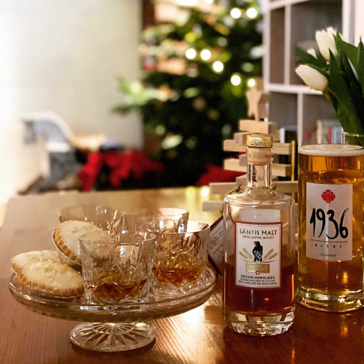 Merry Christmas Everyone 
 Wishing you all peaceful &amp; relaxing holidays with ones you love and care for. Stay healthy, enjoy soul comforting foods&amp; tipple of  festive spirits. In the time of returning uncertainty maintain positive &amp; c negative! 
Kasia -Franco -Spärrows Team