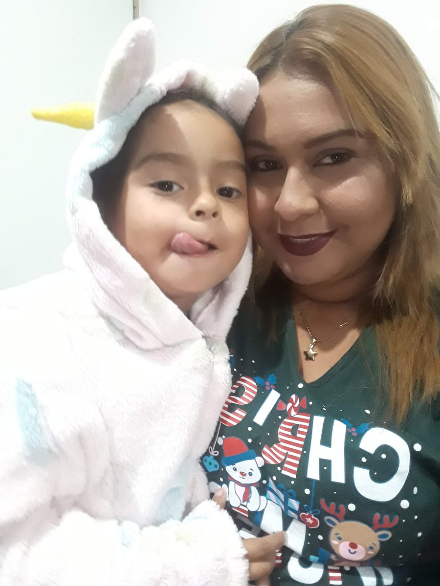ferchybooop's tweet photo. Feliz navidad 🎉🎄✨🌲🎁 https://t.co/tNcqlw78Uo