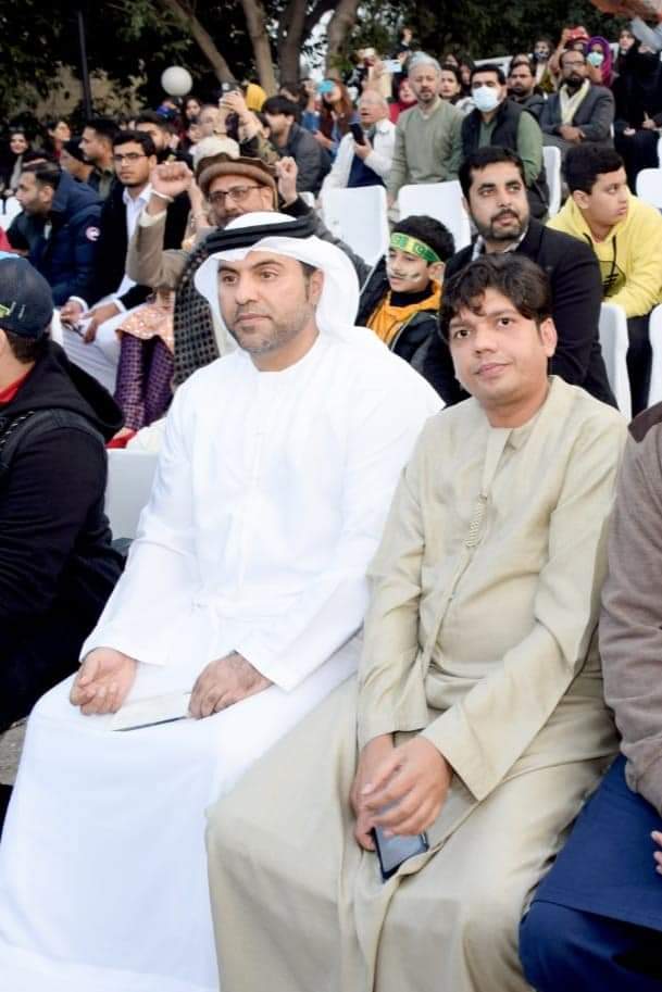 Naveedshareef13's tweet photo. Overseas Guests At Wagah Border https://t.co/uwAdI9Jb7R