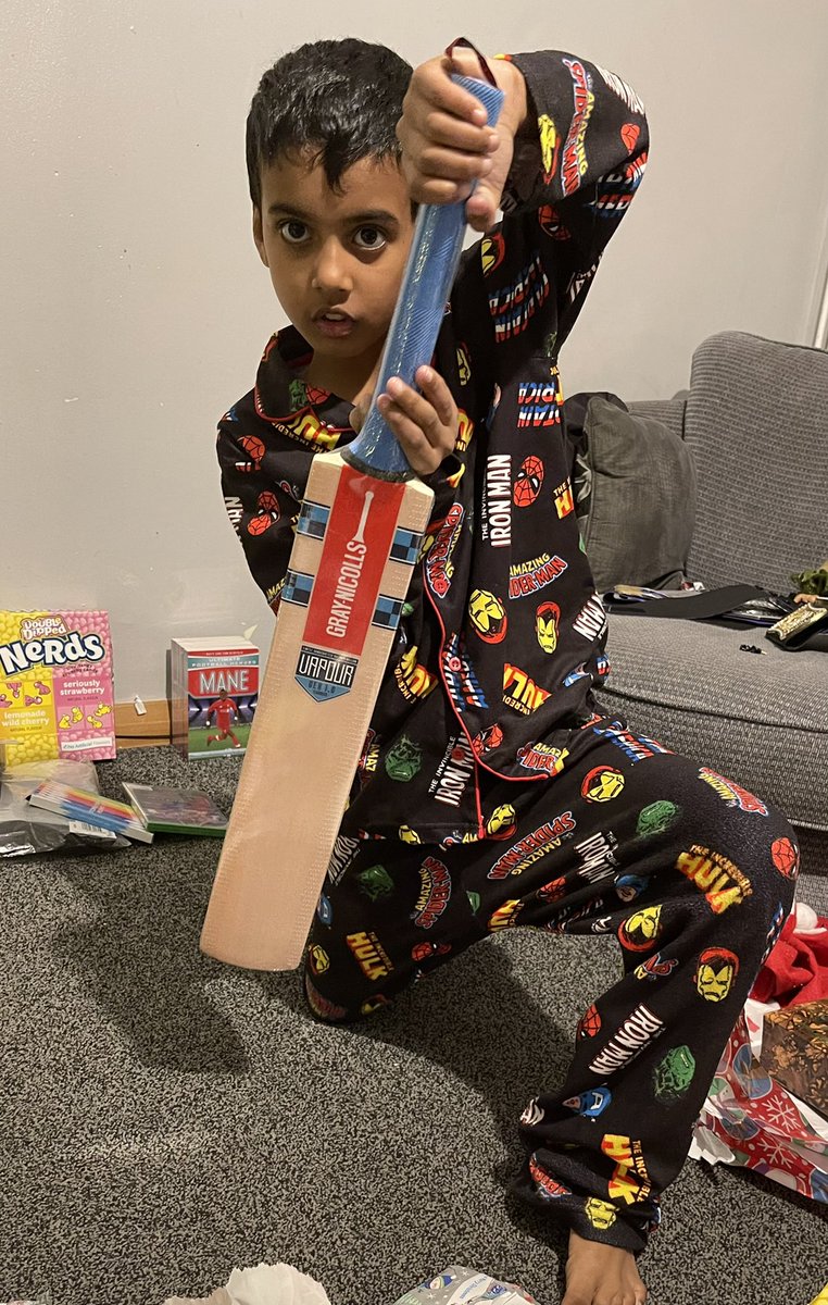 1st <a href="/graynics/">Gray-Nicolls</a> bat, one happy kid. Expecting some of his heroes <a href="/babarazam258/">Babar Azam</a> &amp; <a href="/iMRizwanPak/">Muhammad Rizwan</a> action in the house today!