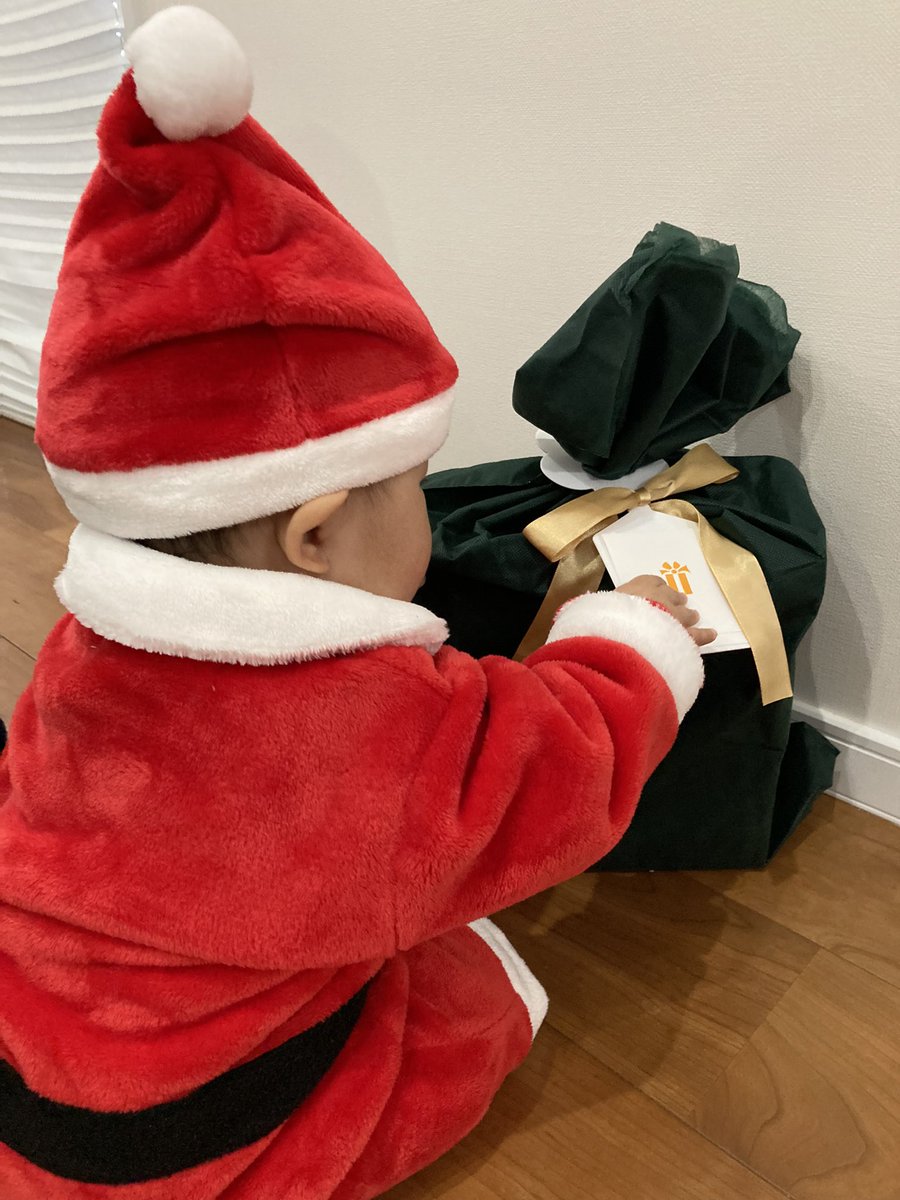 NobuChomo's tweet photo. バナおじサンタさん🎅から「柳宗理のやかん」が届いたー😭😭😭
お洒落やかんで毎日麦茶作ります❣️

家族で大切に使わせていただきます🥺
ありがとうございました🙇🏻‍♂️🙇‍♀️🙇🏻‍♀️🙇🏼‍♀️

#クリスマスプレゼント 🎁🎄
#サンタクロース 🎅
#やかん https://t.co/Xfp7vkW7K6