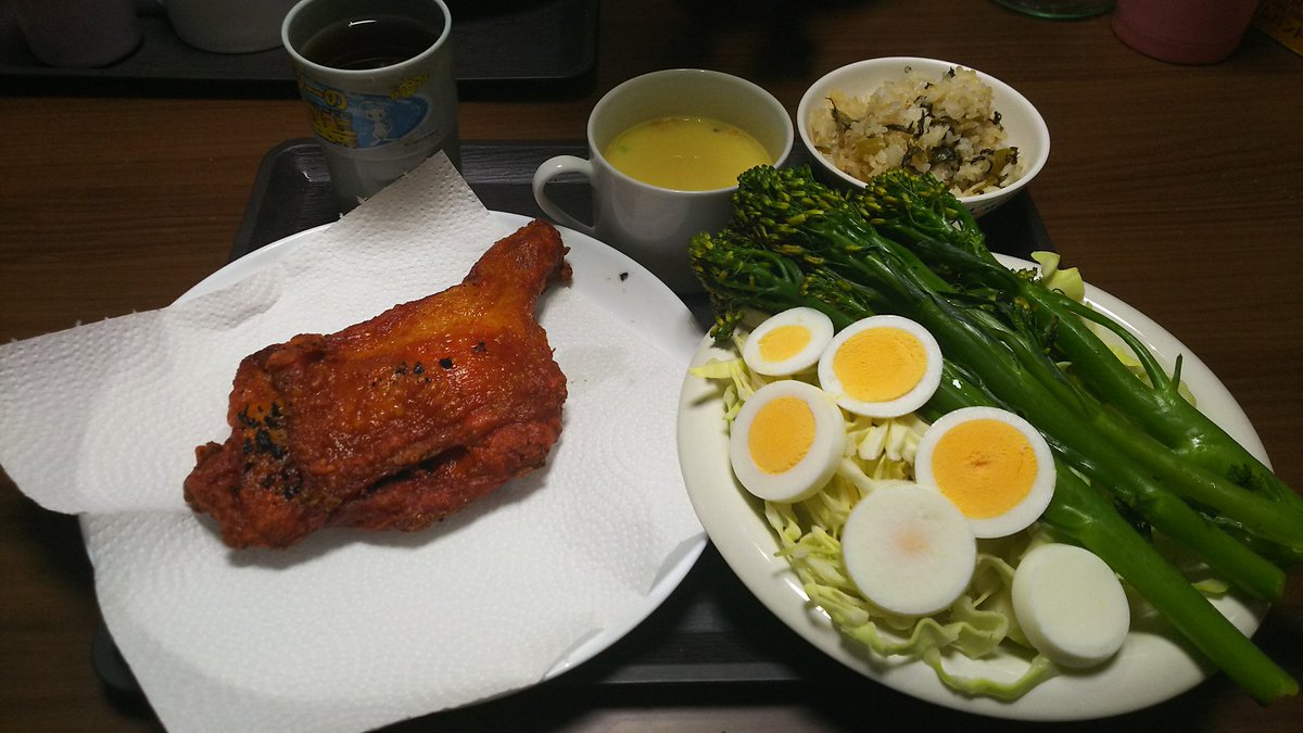 今日のディナーは！ 骨付き辛味チキン、野菜サラダ、コーンスープ、菜飯ナウ！