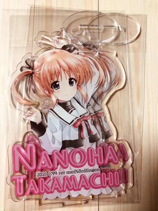 『c99』用のなのはアクスタ届いてた♪ぴすぴす⭐︎ 