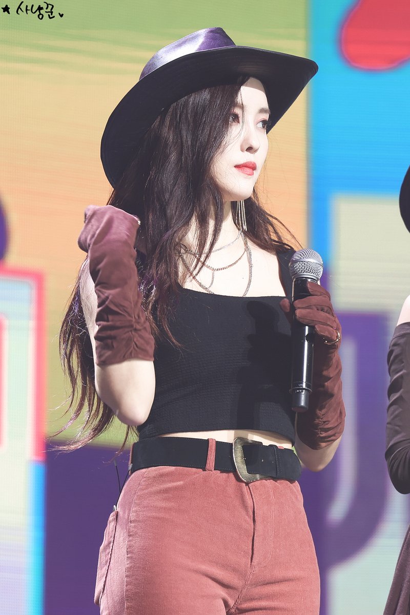Starhunter_Hyom's tweet photo. #효민 #HYOMIN @b89530 🤠

📎 https://t.co/DXoNtPpyyQ
📎 https://t.co/ROX6eBTV4D
📎 https://t.co/cwy8MM8Hqy
📎 https://t.co/HZFC72OtQ0 https://t.co/V9Eepdige6
