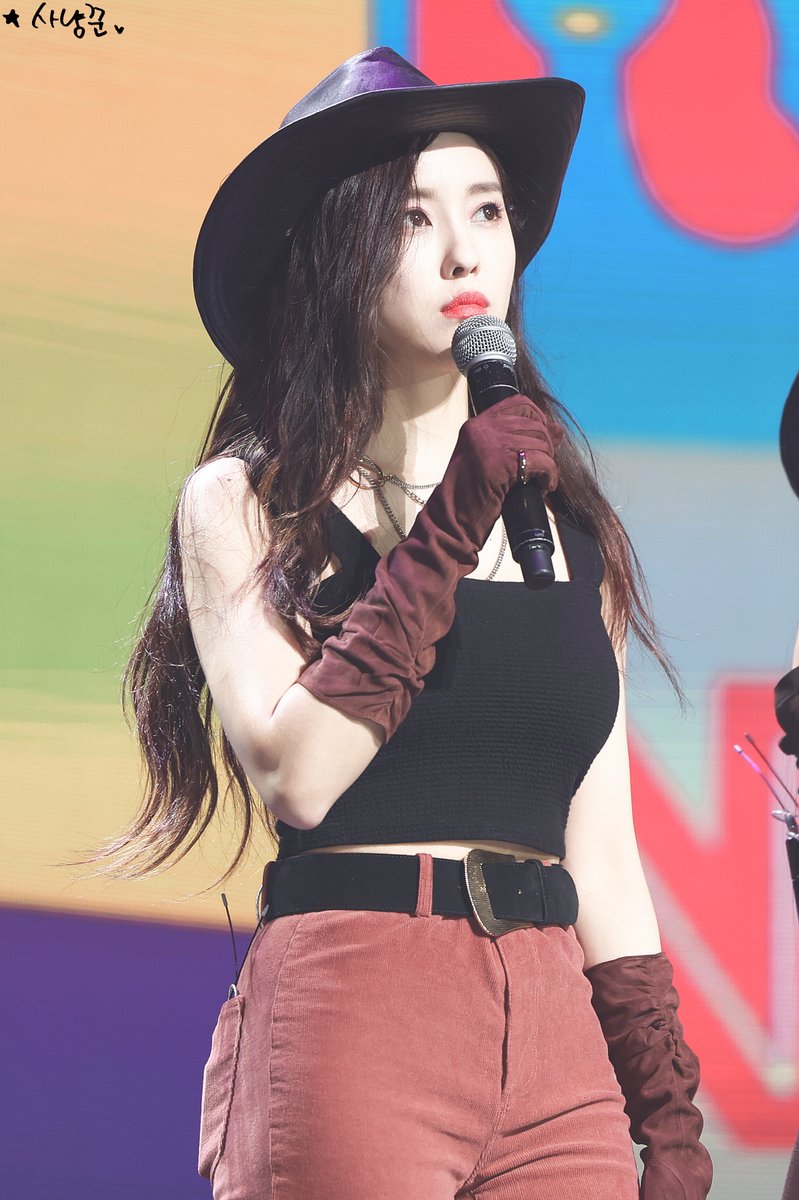 Starhunter_Hyom's tweet photo. @b89530 #효민 #HYOMIN @b89530 🤠

📎 https://t.co/duNXiKr8Uy
📎 https://t.co/rFcXWRLb2L
📎 https://t.co/9zYcjwqqYL
📎 https://t.co/EMmPb18JAE https://t.co/rSHoxBISfq