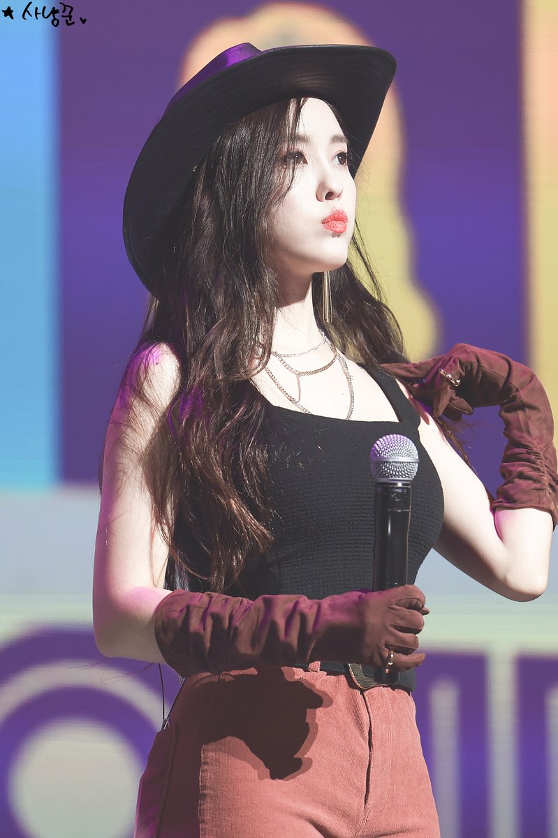 Starhunter_Hyom's tweet photo. @b89530 #효민 #HYOMIN @b89530 🤠

📎 https://t.co/duNXiKr8Uy
📎 https://t.co/rFcXWRLb2L
📎 https://t.co/9zYcjwqqYL
📎 https://t.co/EMmPb18JAE https://t.co/rSHoxBISfq
